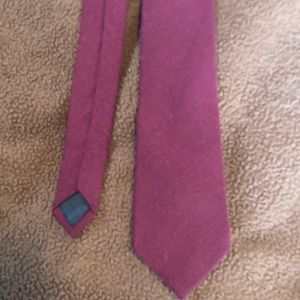 Maroon tie